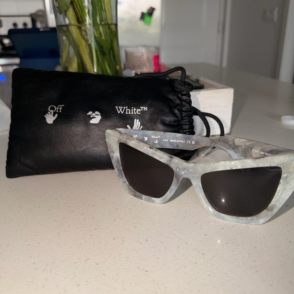 Off-White Marble Cat-Eye Sunglasses in Light Gray and White